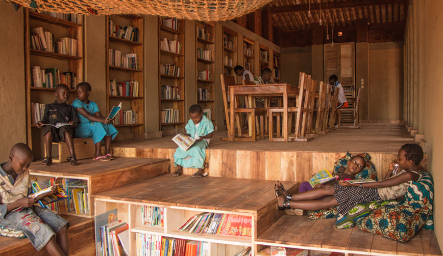 ห้องสมุดสุดสวยจากดินอัด สำหรับเด็กในแอฟริกา